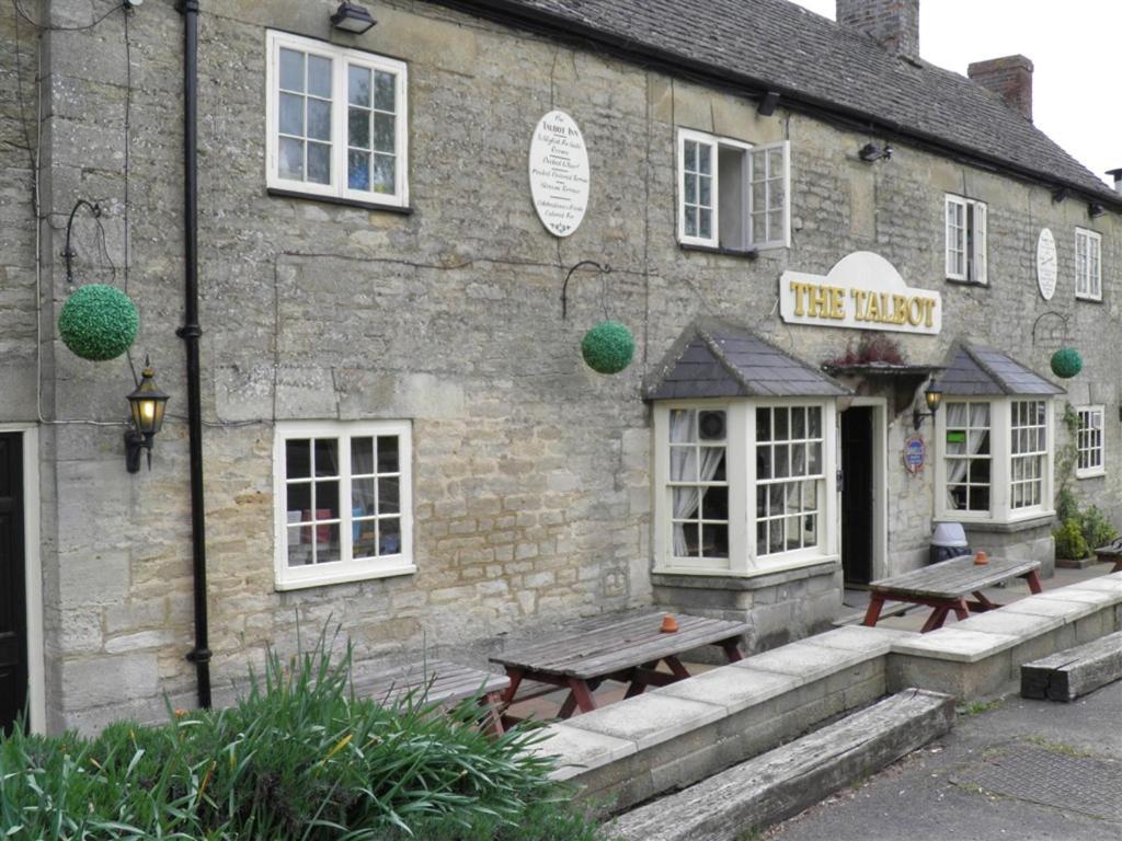 The Talbot Inn Eynsham Buitenkant foto